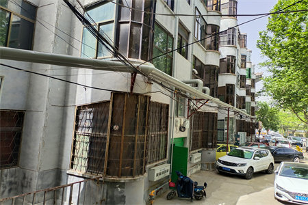 帝邦小区90平套三带车库好楼层，紧邻一中明诚学校